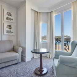 Estancia con desayuno y menú degustación | Edición Navidad 25